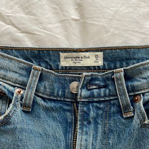Abercrombie Jeans - 80’s mom High Rise Fit